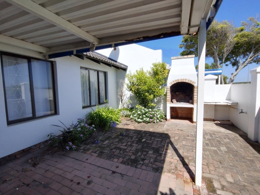 3 Bedroom Property for Sale in Paradise Beach Eastern Cape